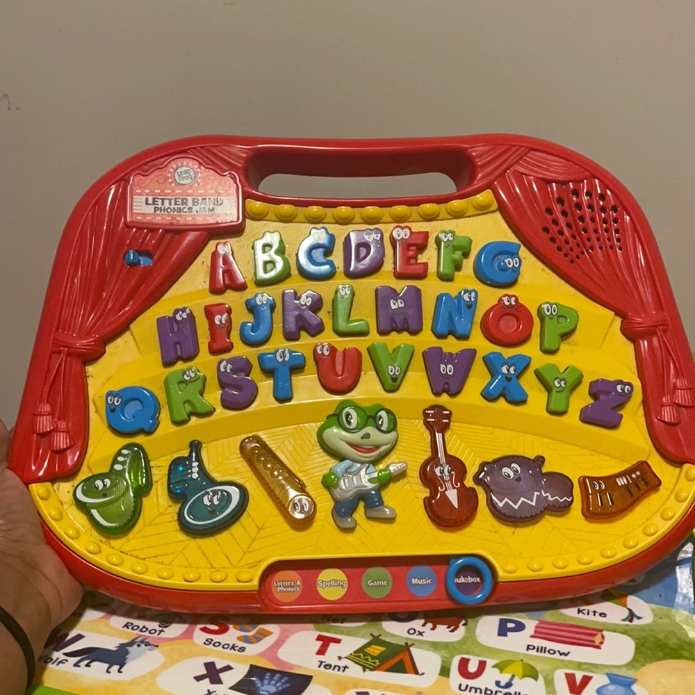 leapfrog letter band